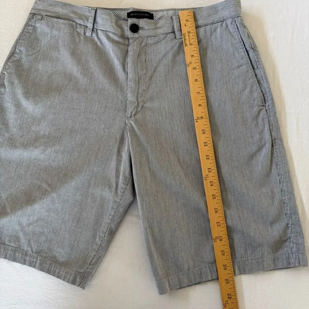 Banana Republic Striped Shorts | Mens 34 | Blue White Stripes | Cotton Flat Fron